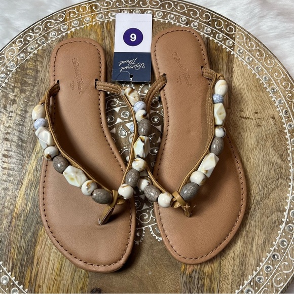 NWT New Decoratived Stoned Flip Flops - Picture 4 of 12